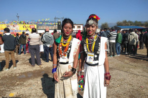 थारु_सस्कृति.jpg