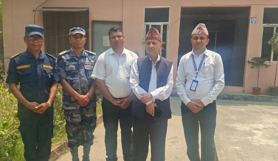 कारागार कार्यालय निरिक्षण गर्दै प्र.जि.अ. श्री जनार्दन गौतम ज्यू