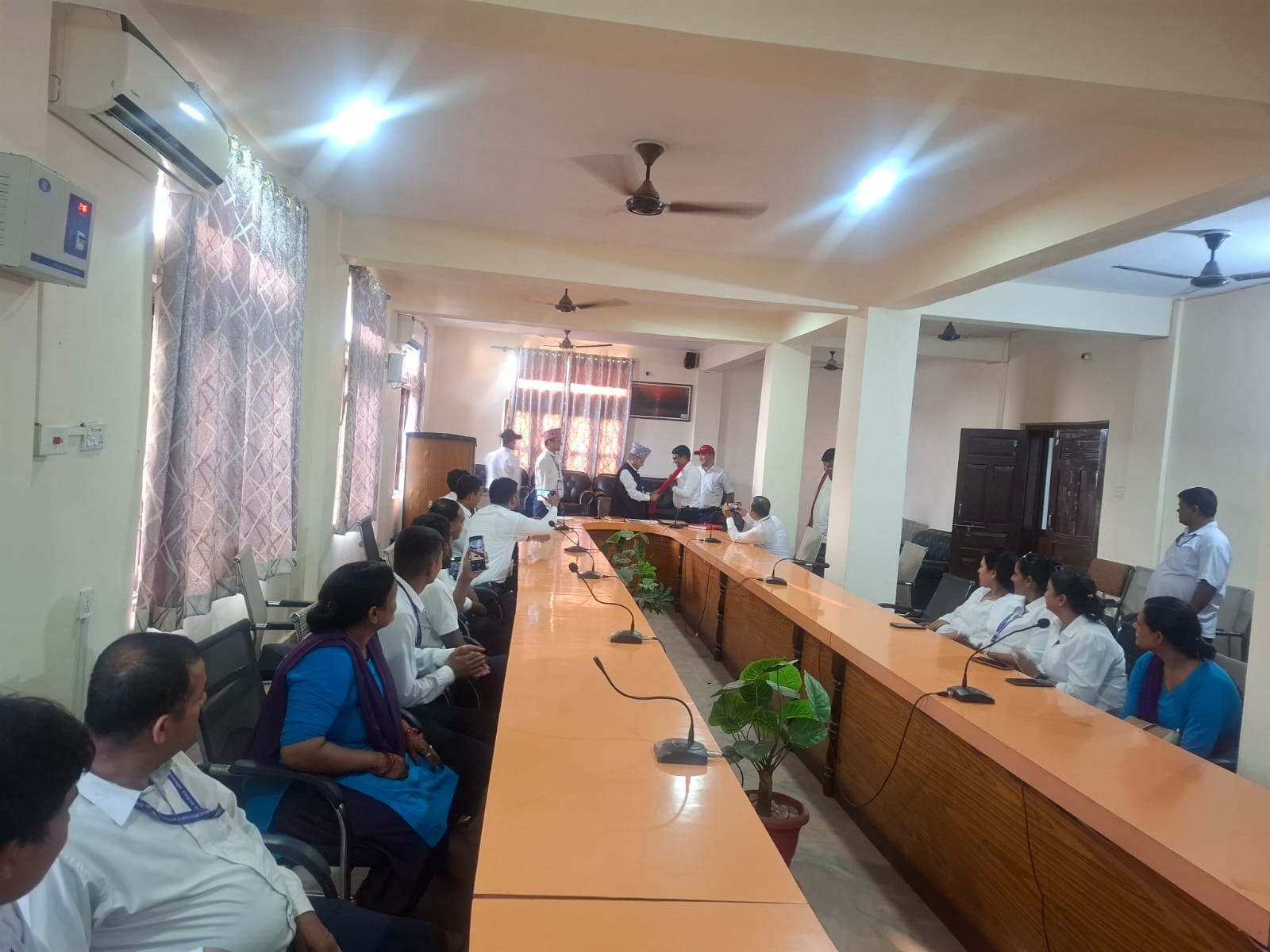 २०८३ साल श्रावण र भदौ महिनामा उत्कृष्ट हुनुभएका कर्मचारीहरुको सम्मान कार्यक्रम