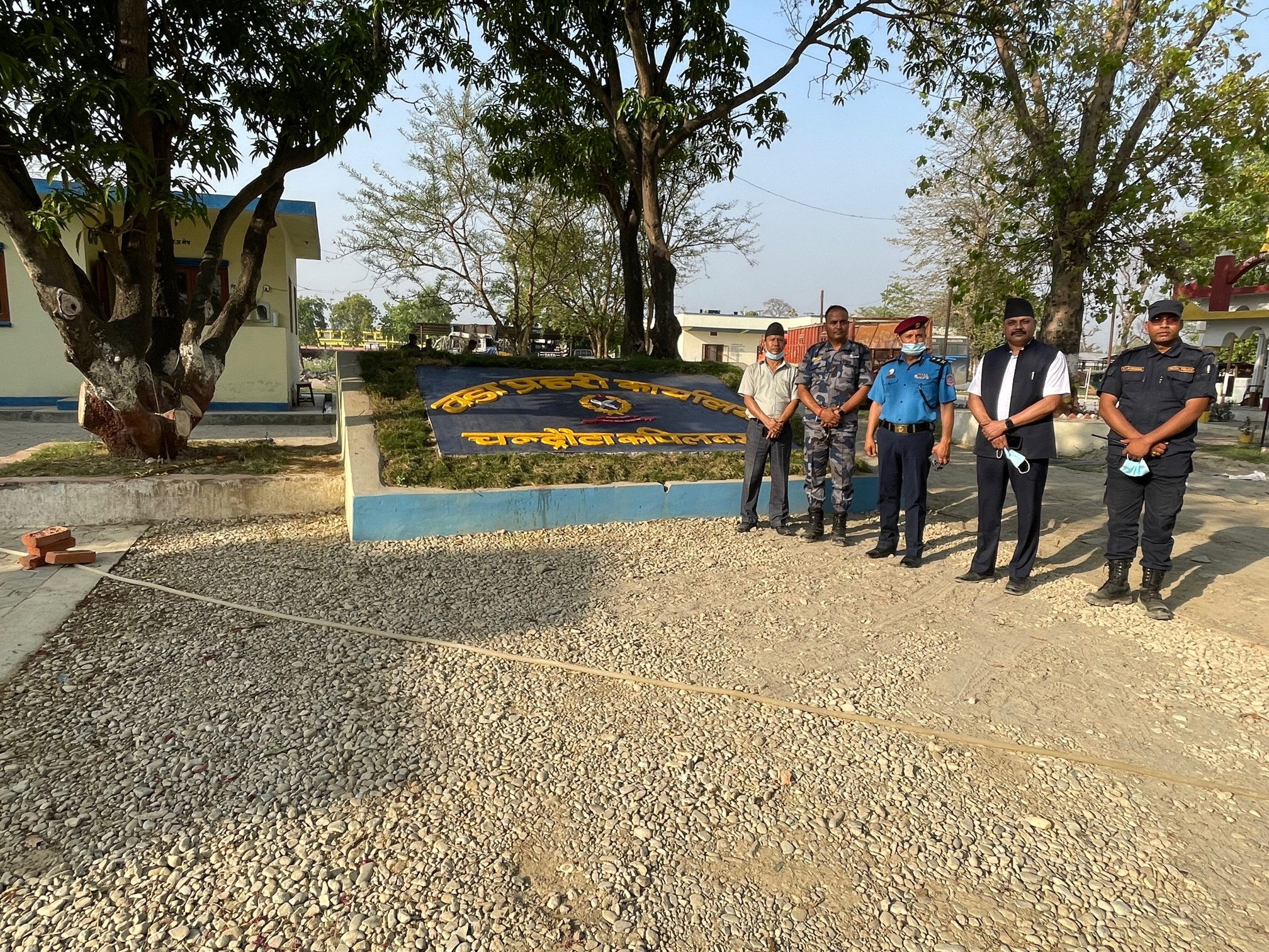 वडा प्रहरी कार्यालय चन्द्रौटा निरिक्षण गर्नुहुँदै प्र.जि.अ. श्री धर्मेन्द्र कुमार मिश्रज्यू